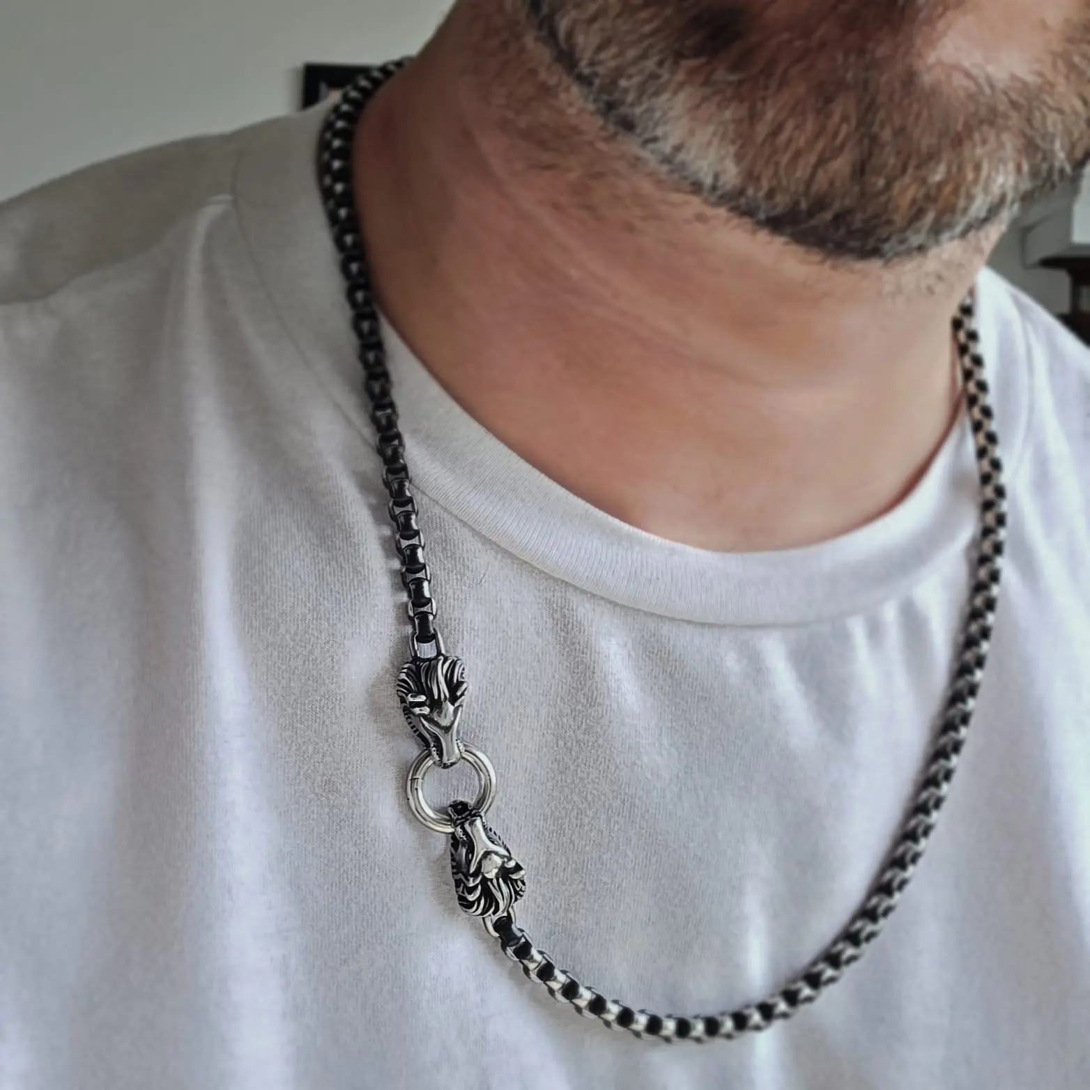 SOUVERÅN CHAIN