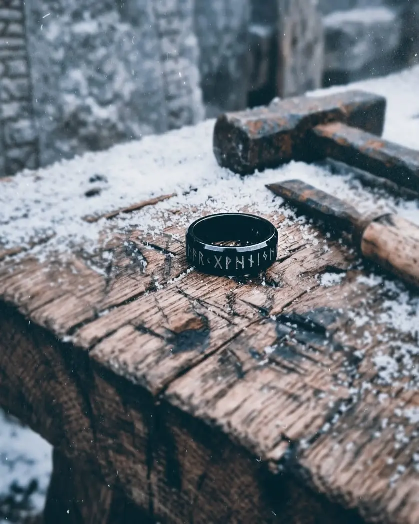 Runas Black