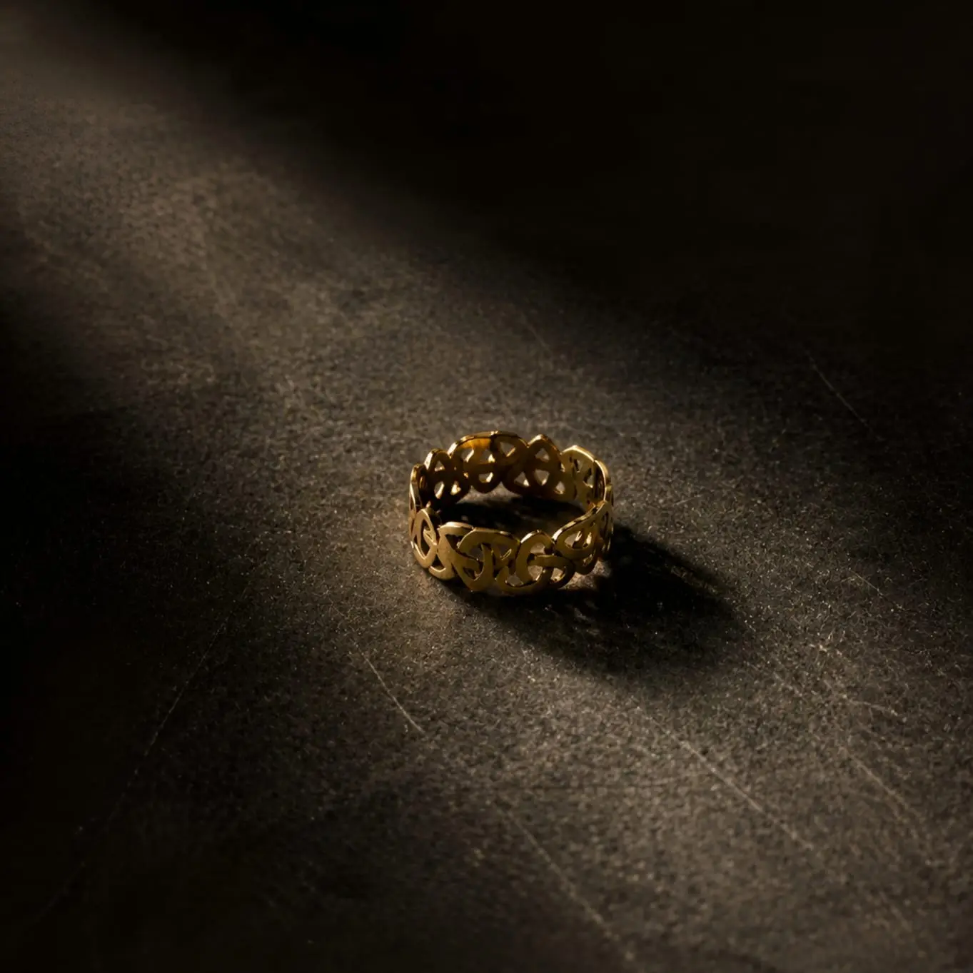 TRIQUETA GOLD (18K)