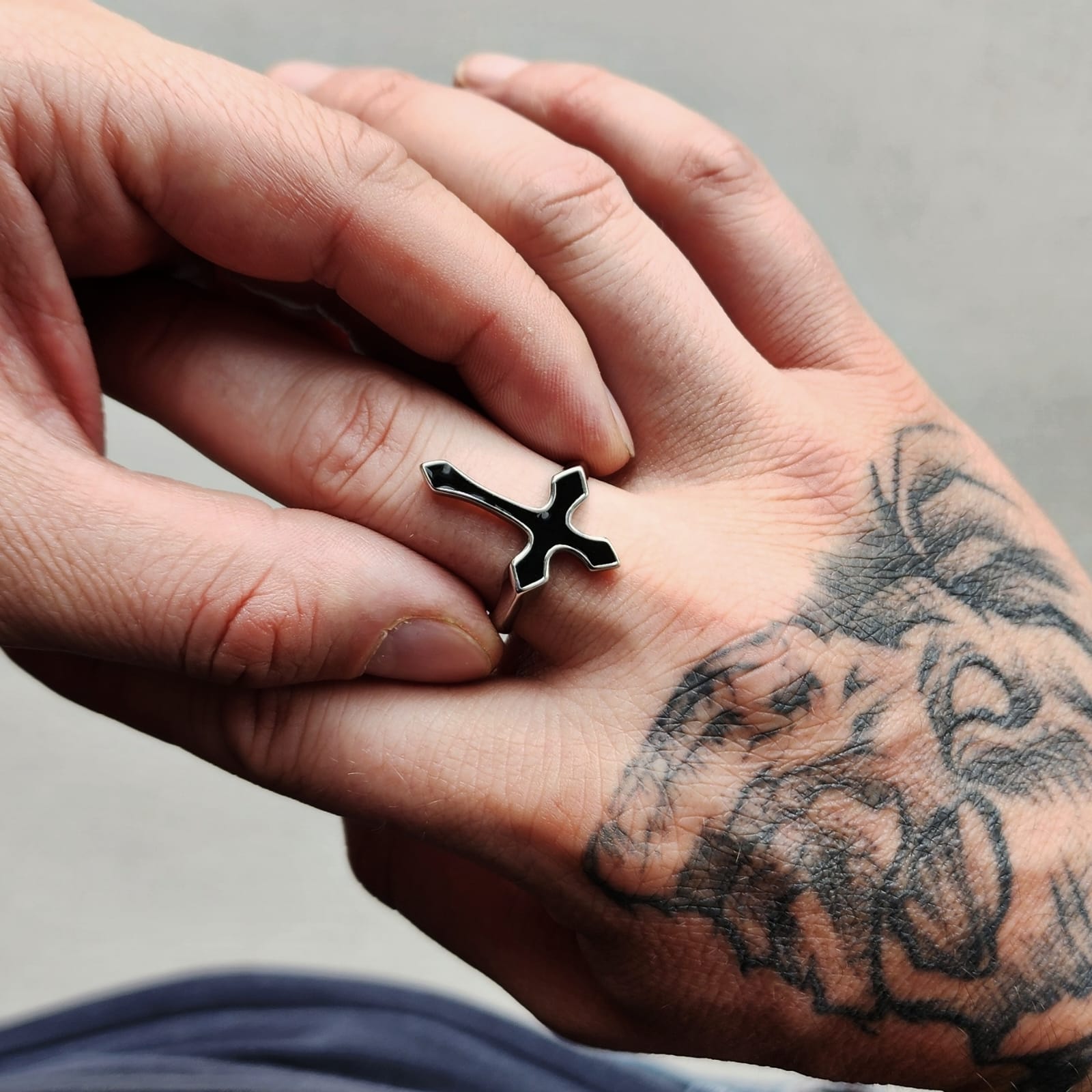 Long Cross Ring