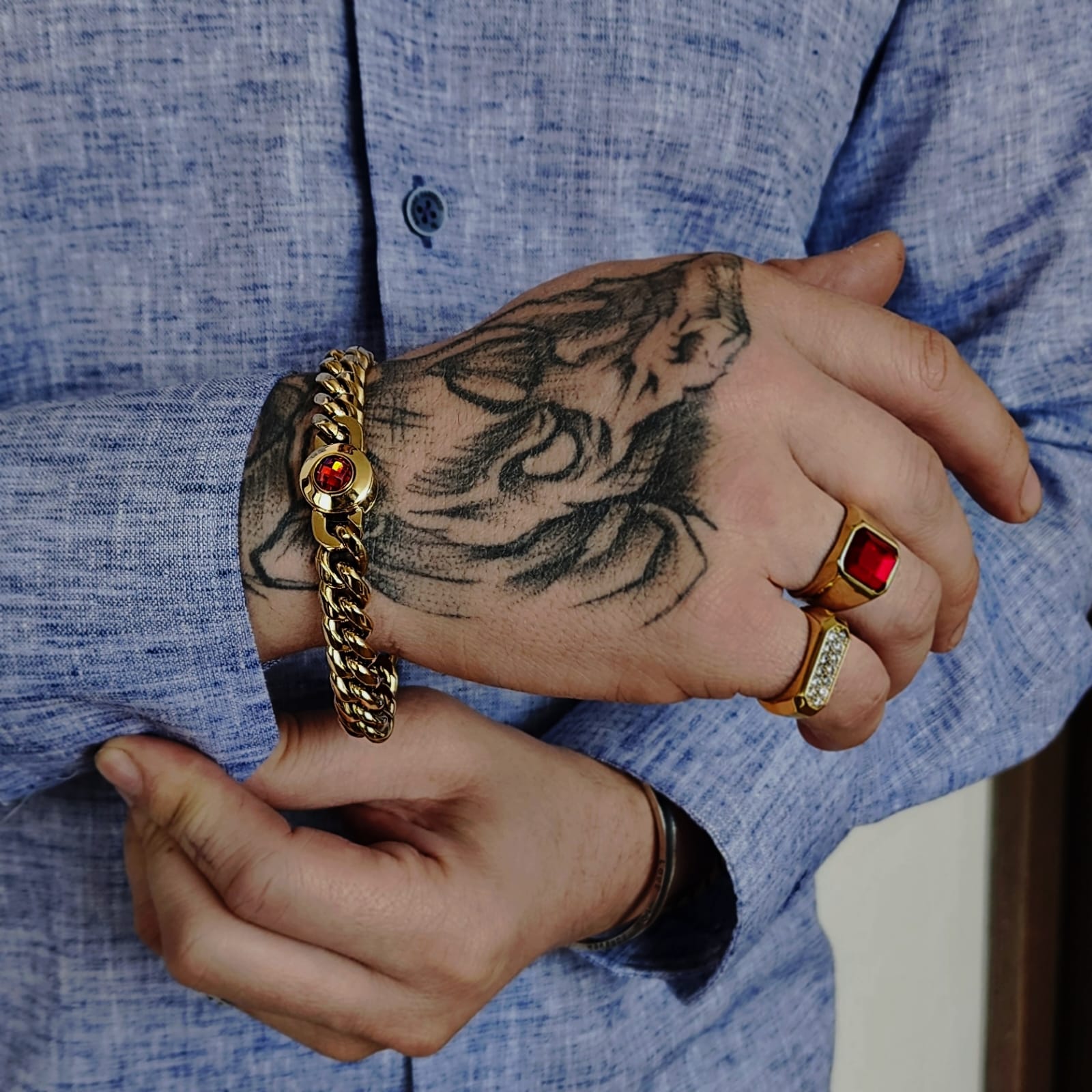 Gold RedButton Brazalete