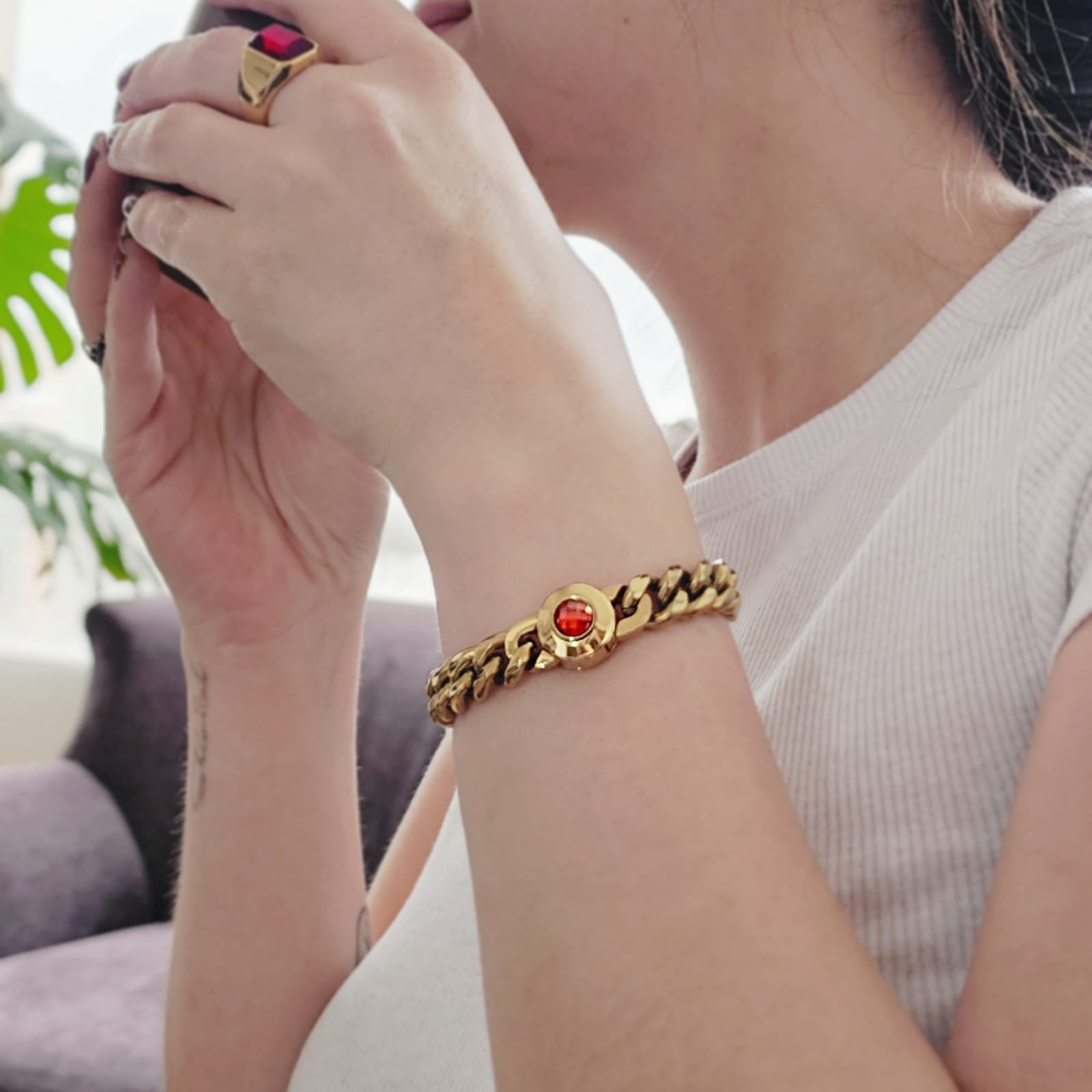Gold RedButton Brazalete