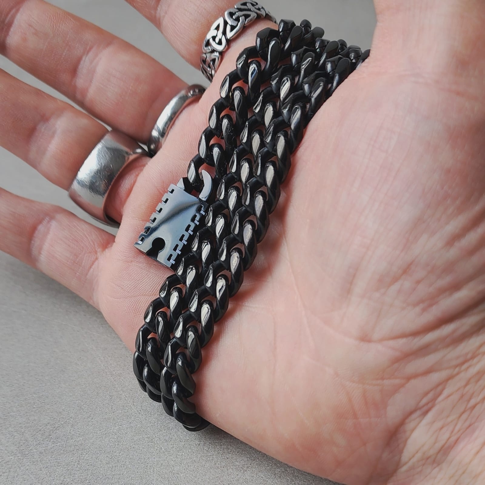 Armor Black Chain