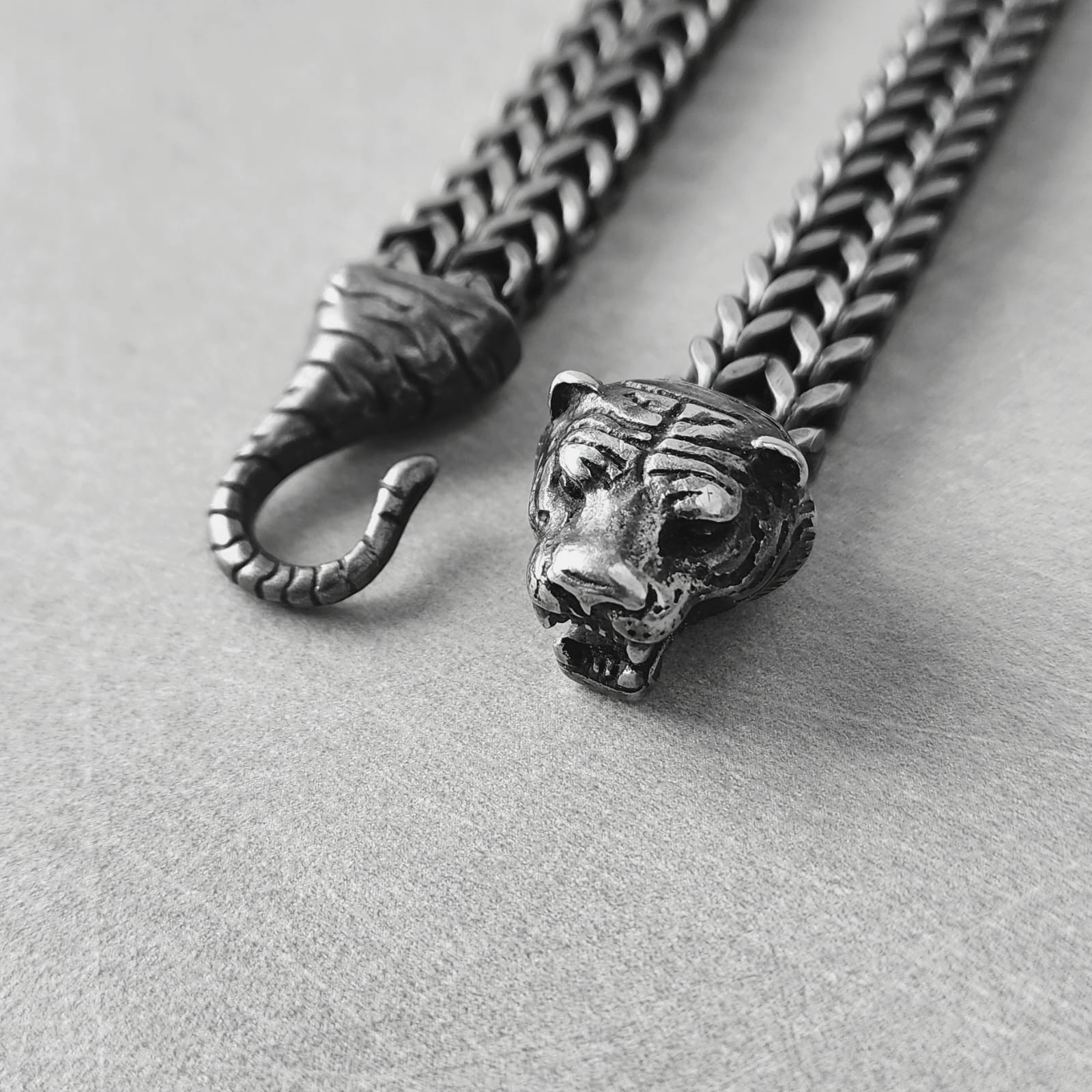 Tiger Head brazalete