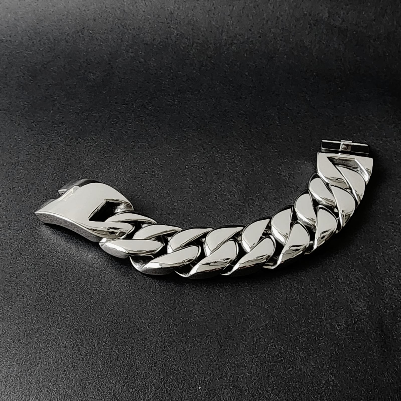 La Bestia Brazalete