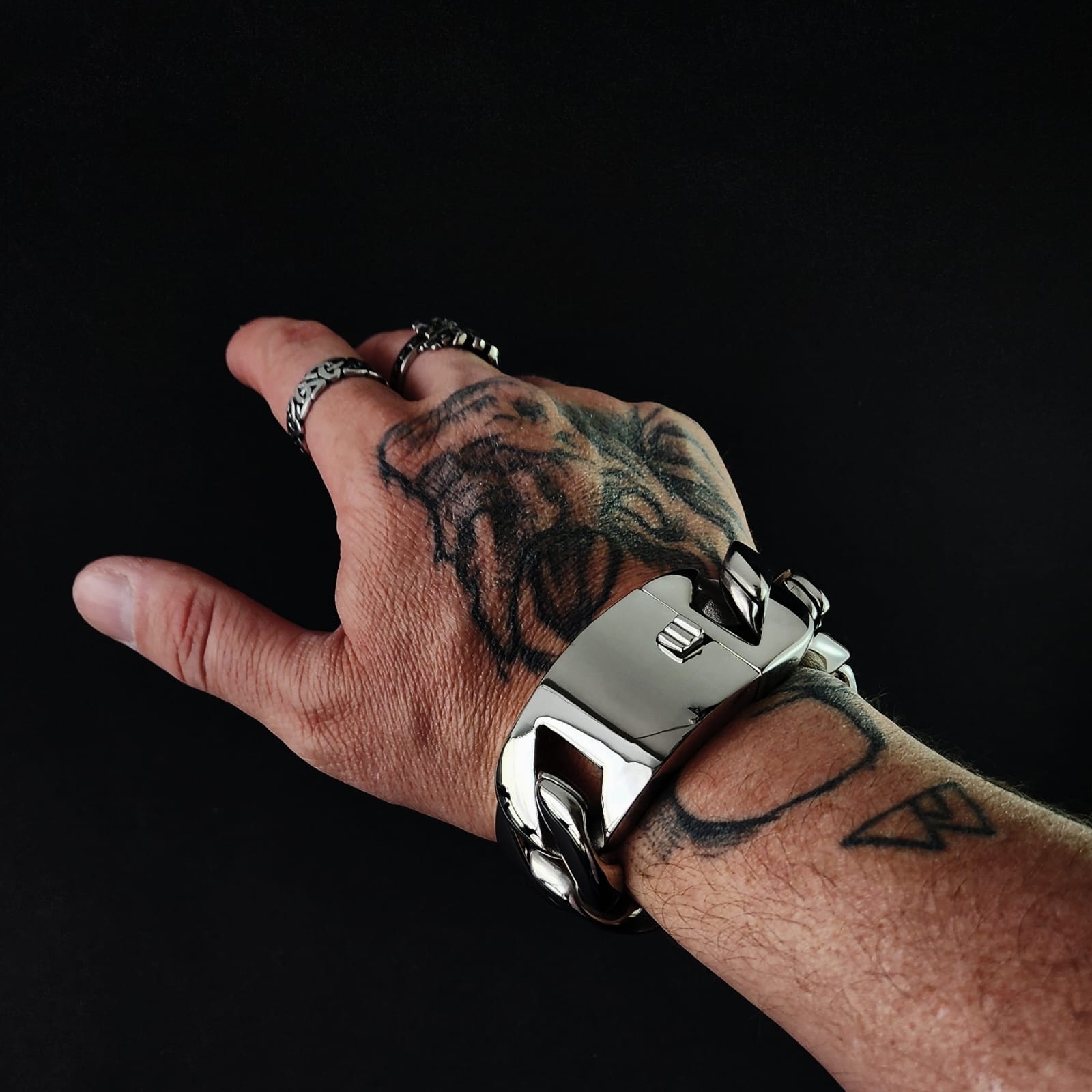 La Bestia Brazalete
