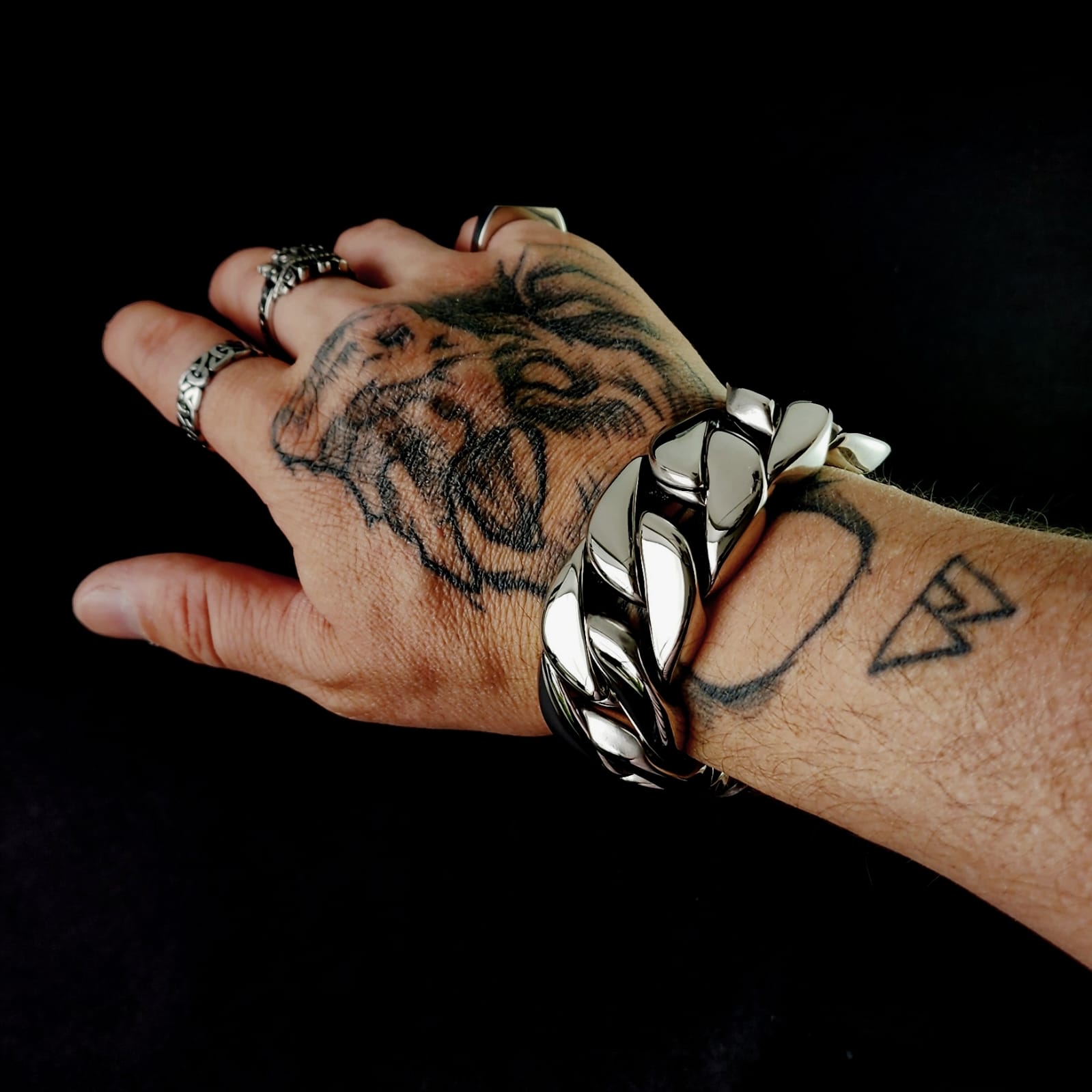 La Bestia Brazalete